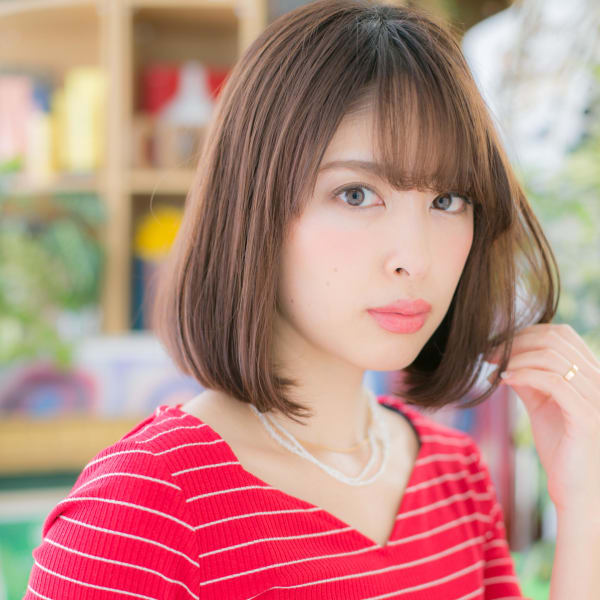 大人シックな小顔前下がりボブ