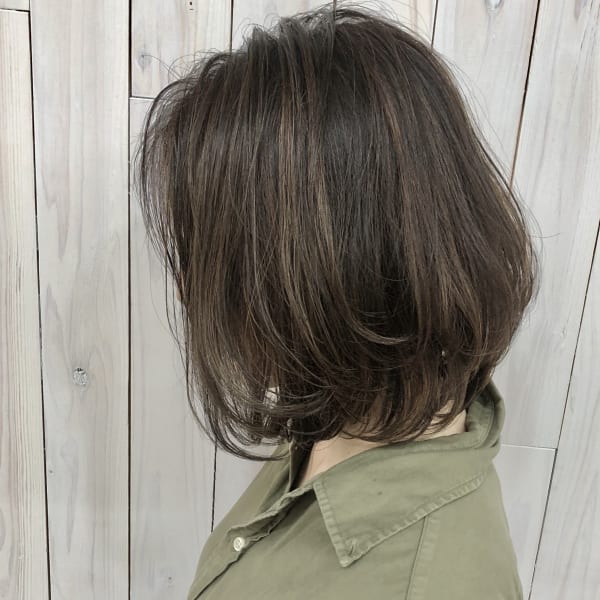 【Rowel】ハイライト×ブラウンベージュ×ミディアムボブ