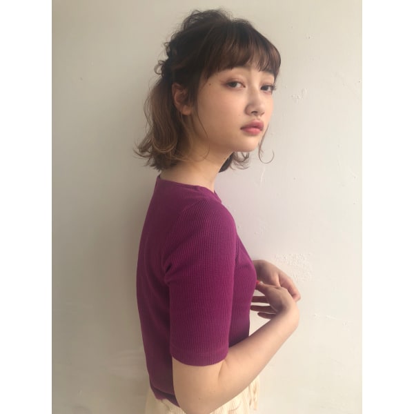 エアリーボブ フェミニンハーフアップ