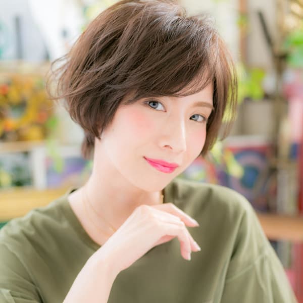 アシンメトリーな無造作エアリーショート