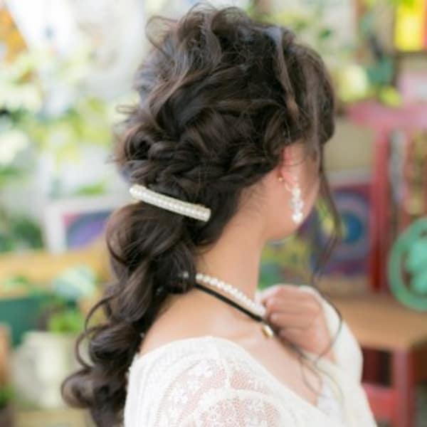 小顔フェミニン♪外国人風ヘアアレンジ