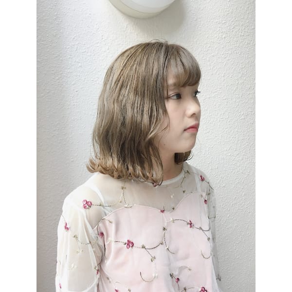 "ゴールドグレージュ"