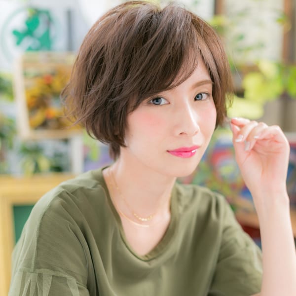 アシンメトリーな無造作エアリーショート