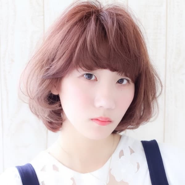 ベリーピンク×グラデーションボブ