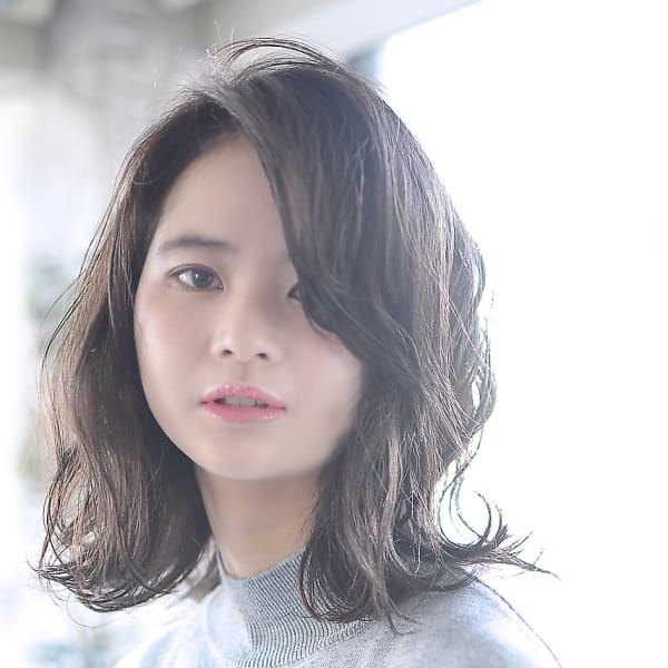 【vicca中原】ルーズなミディアムレイヤーボブ|vicca 表参道店