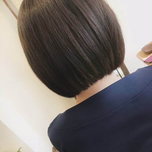 艶やかな裾スッキリボブ♪