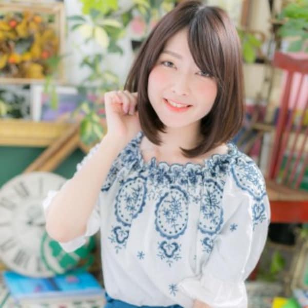 前下がりエレガント大人ボブ