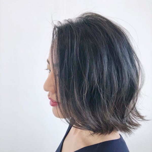 大人の外国人風ゆるウエーブボブ