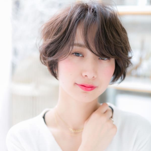 黒髪風…モードな大人ボブ