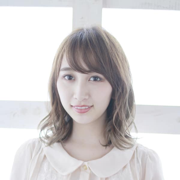 外ハネミックスのグレージュ|PRISM hair design