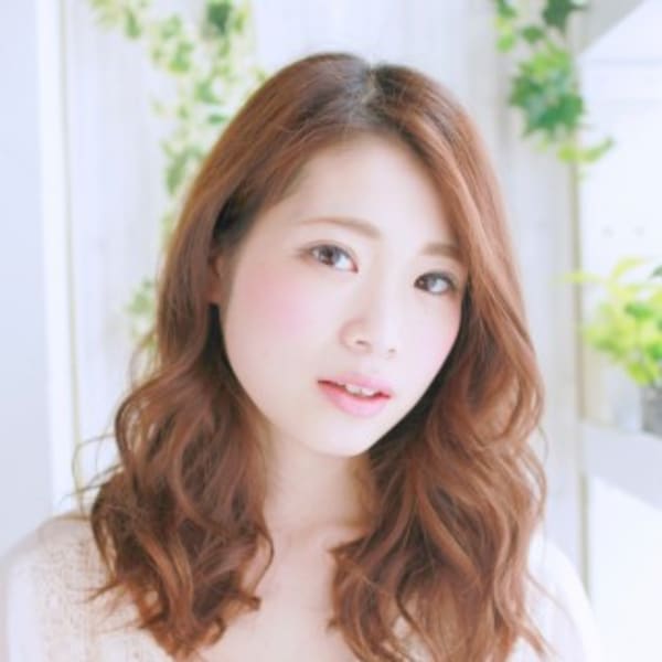 ゆるかわルーズヘアーで人気のカジュアルスタイル