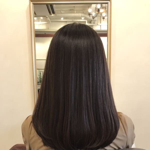 縮毛スタイルでナチュラルストレートに！|髪質改善・縮毛矯正専門美容室Anagram二子新地店