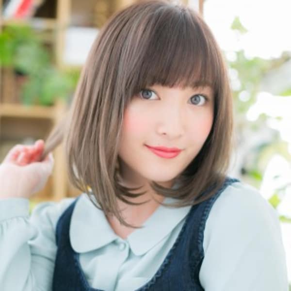 外国人風カラーが個性的!前下がりストレート