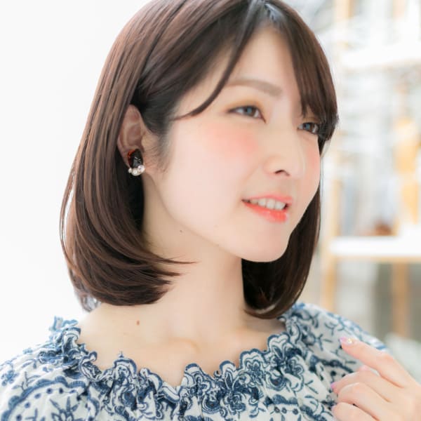 前下がりエレガント大人ボブ