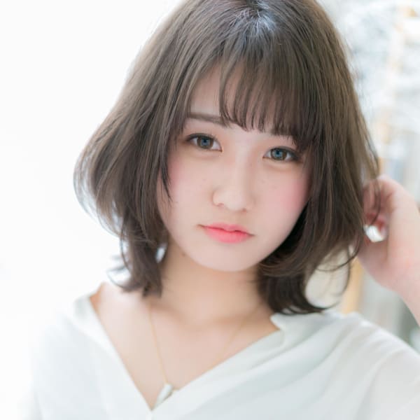 黒髪が大人かわいい♪ふんわりボブウルフ