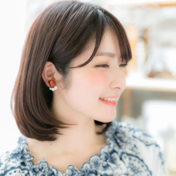 前下がりエレガント大人ボブ