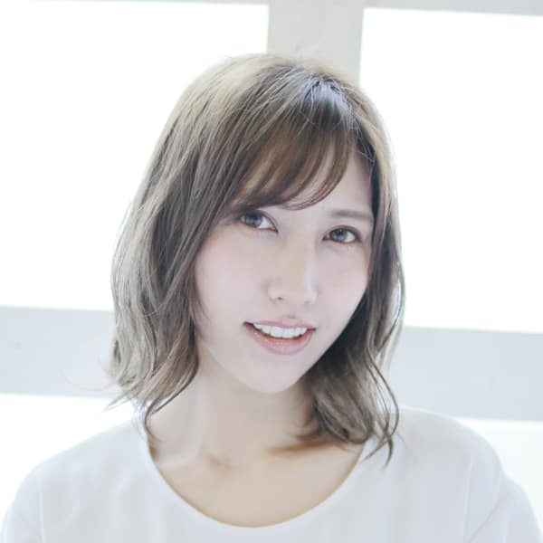 透け感たっぷりのニュアンスカール|PRISM hair design