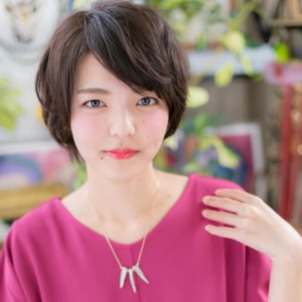 斜めバングでふんわりエアリーショート