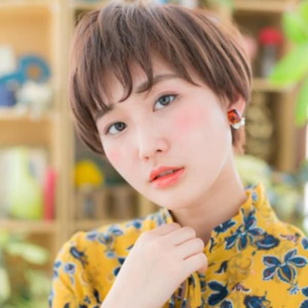 小顔が叶う！アシンメトリー束感マッシュ