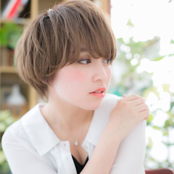 目力UP！小顔ガーリーエアリーショート