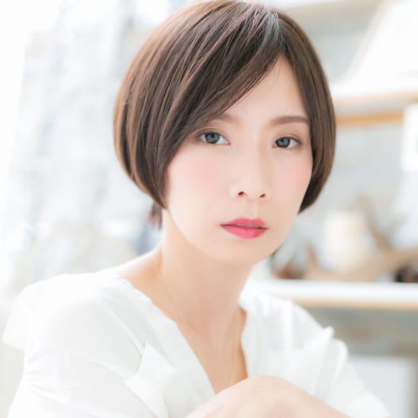 まとまりフォルム…美人度UP小顔前下がりボブ