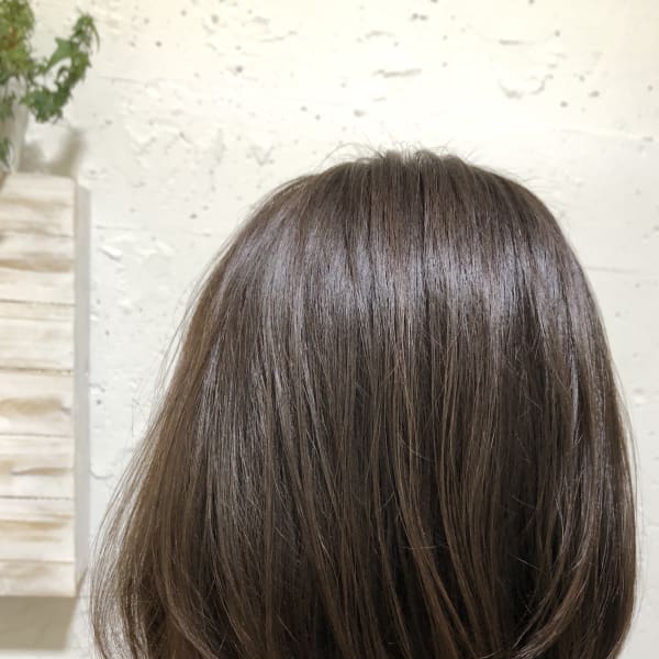 前下がりミディアムボブ