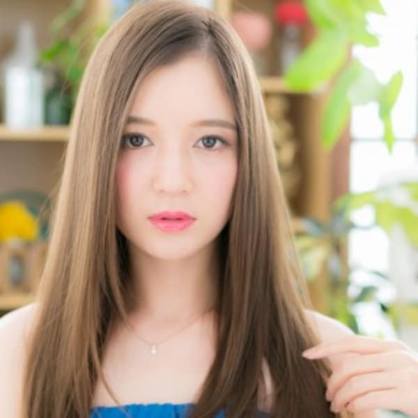 外国人風カラーのしっとり美髪ストレート