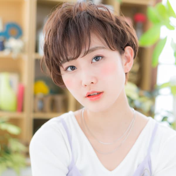 束感カットくせ毛風小顔ナチュラルマッシュショート