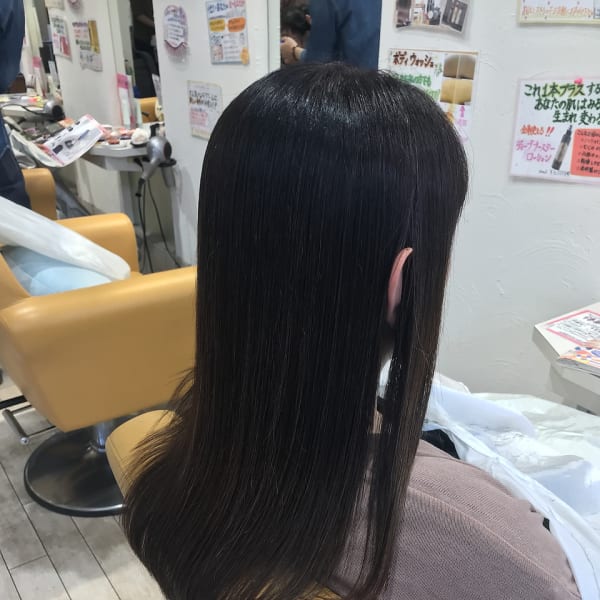 当店のシャンドラ縮毛矯正4ヶ月経っても艶々