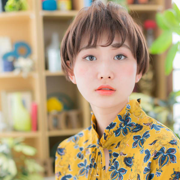 小顔が叶う！アシンメトリー束感マッシュ