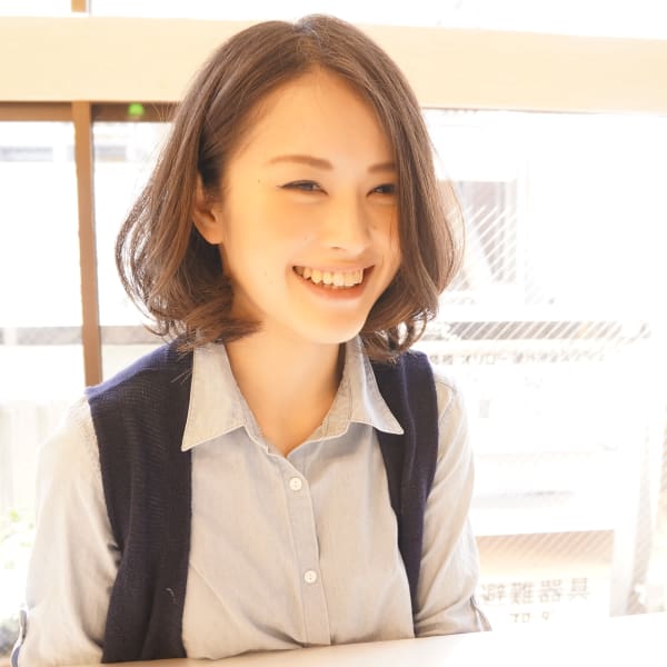 ランダムウエーブ ティーカップボブ 大人の自由が丘休日ヘア。