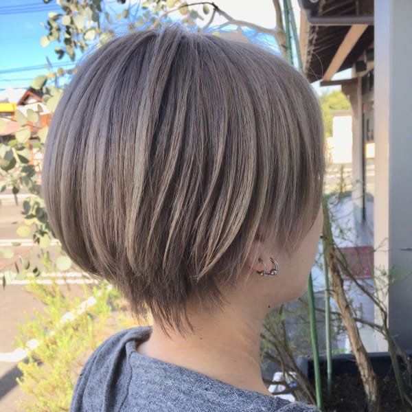 ホワイトグレージュ／ショートボブ|HairMake・RICURA