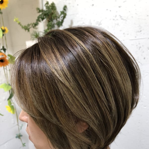 バレイヤージュショートボブ