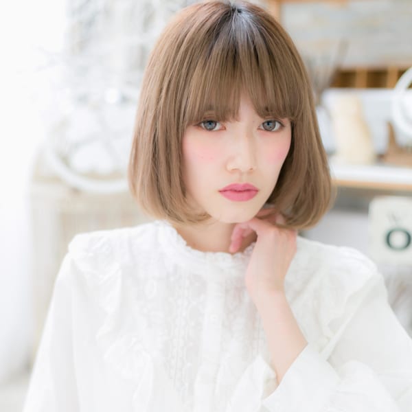 Aラインの小顔ドーリーボブ