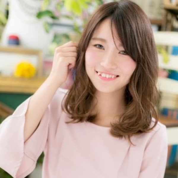 グラデーションカラー×くせ毛風ウェーブ