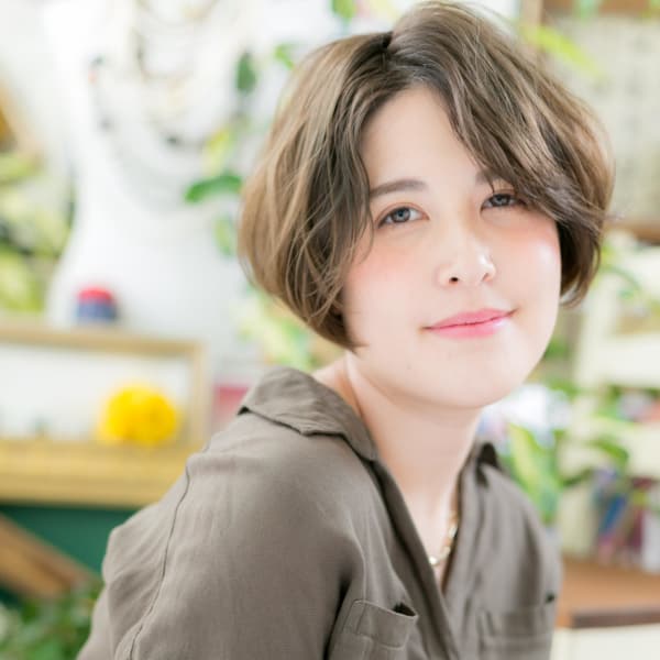 前下がり…外国人風フレンチショート