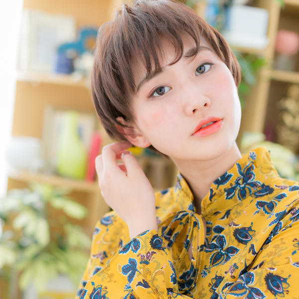 小顔が叶う！アシンメトリー束感マッシュ