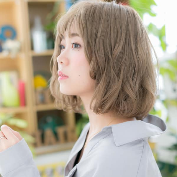 ハイトーンで垢抜け★外国人風ミディ