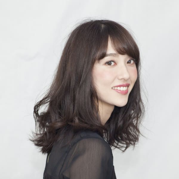 セミロングのナチュラルなスタイル|Kurtis HAIR SALON