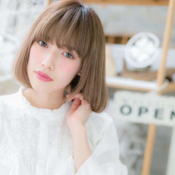 Aラインの小顔ドーリーボブ