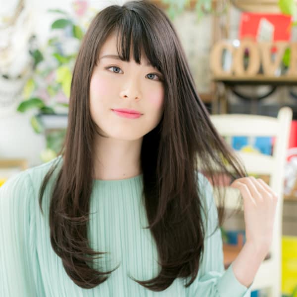 黒髪も◎斜めバング&ロングストレート
