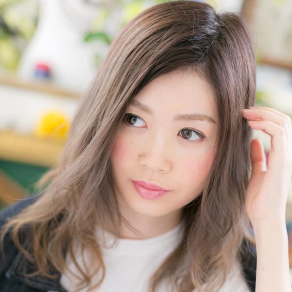 外国人風透け感グラデーションカラー小顔エアリーミディ