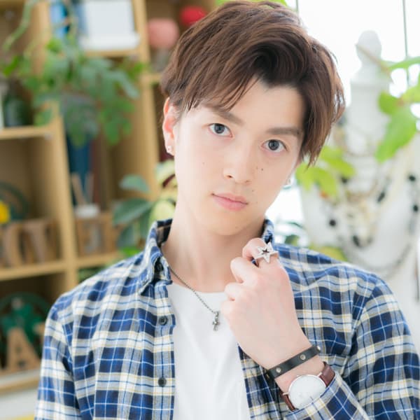 アップバングでイケメン無造作ショート