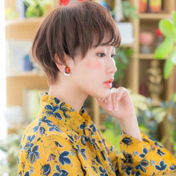 小顔が叶う！アシンメトリー束感マッシュ