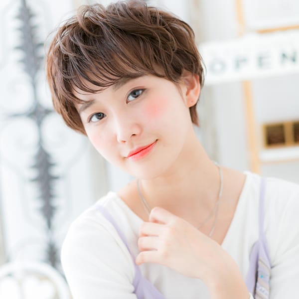 360度美人顔！くせ毛風小顔フェミショート