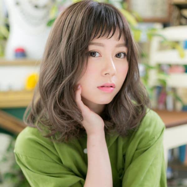 オン眉＆外国人風カール♪小顔ふわミディ