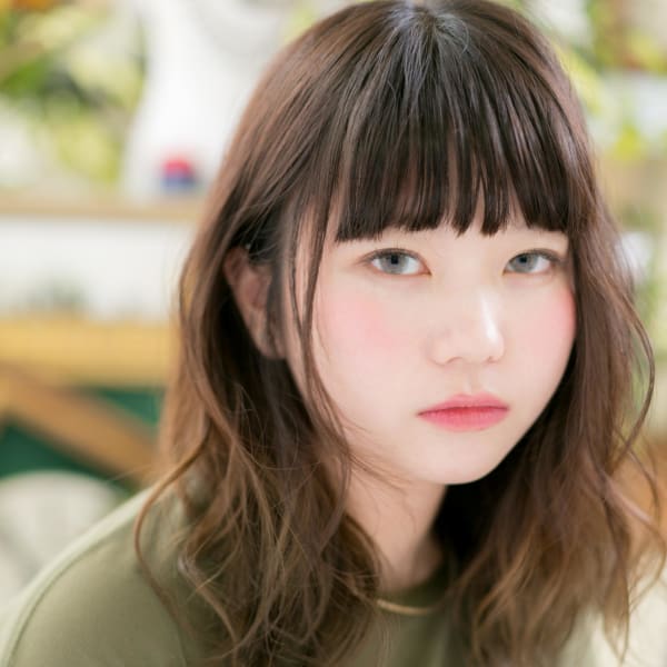 くせ毛風揺れるモテミディ♪×重め前髪