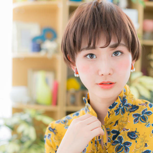 小顔が叶う！アシンメトリー束感マッシュ