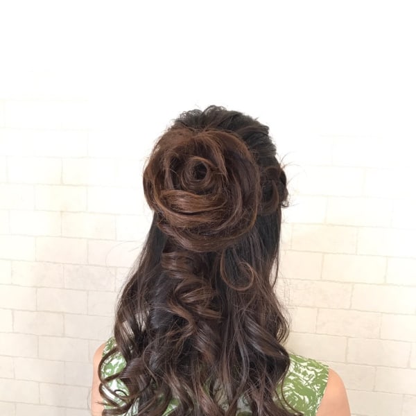 薔薇ヘアー　ダウンスタイル 