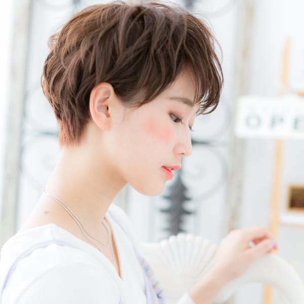 360度美人顔！くせ毛風小顔フェミショート